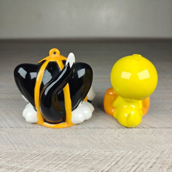 Vintage Tweety & Sylvester Salt & Pepper Shakers Ceramic Set Warner Bros - Picture 3 of 6